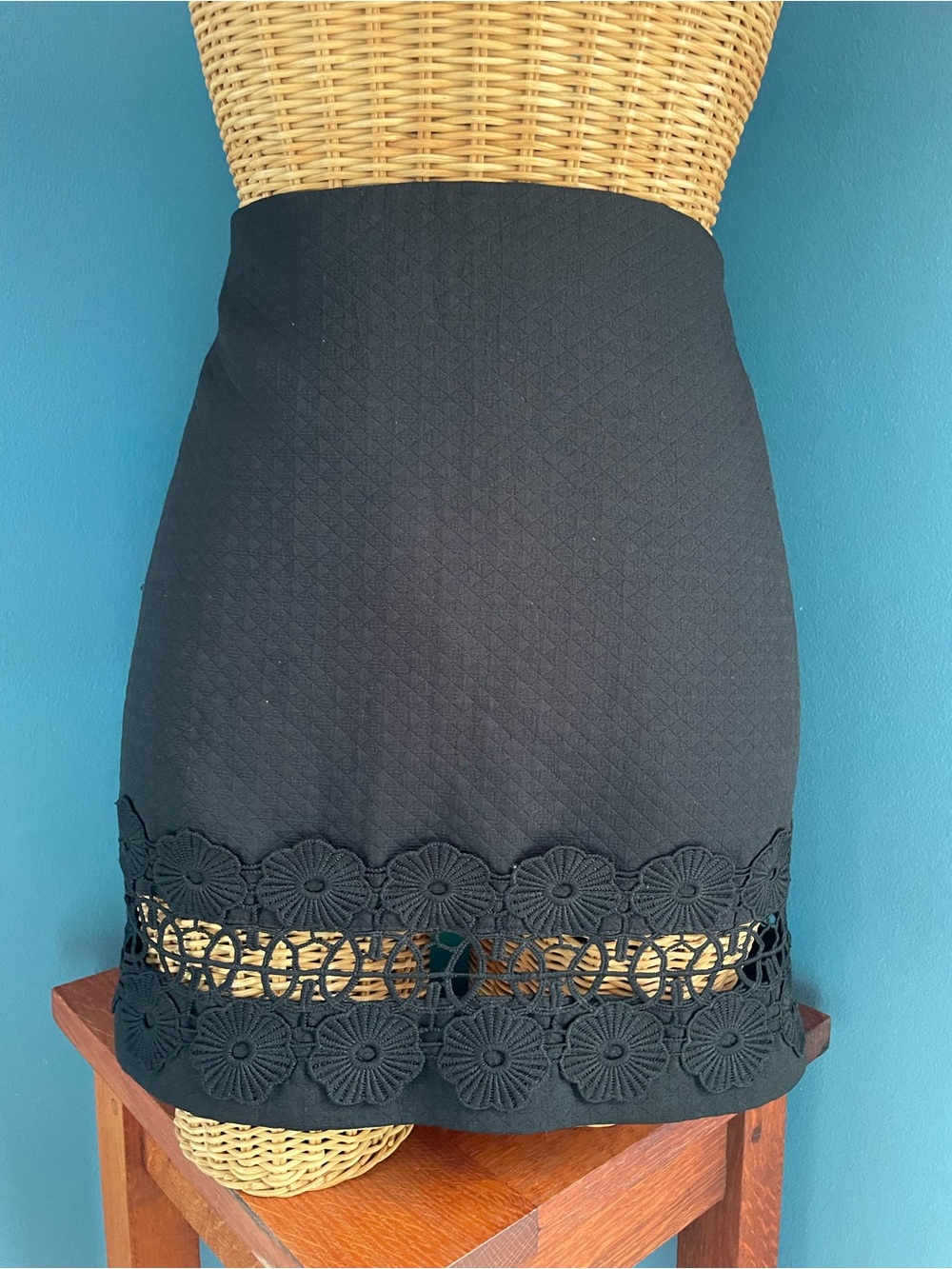 Topshop Quilted Daisy Cutout Embroidery Black Mini Skirt Size 6